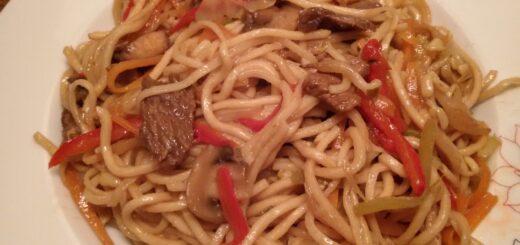 Çin Usulü Sebzeli Noodle